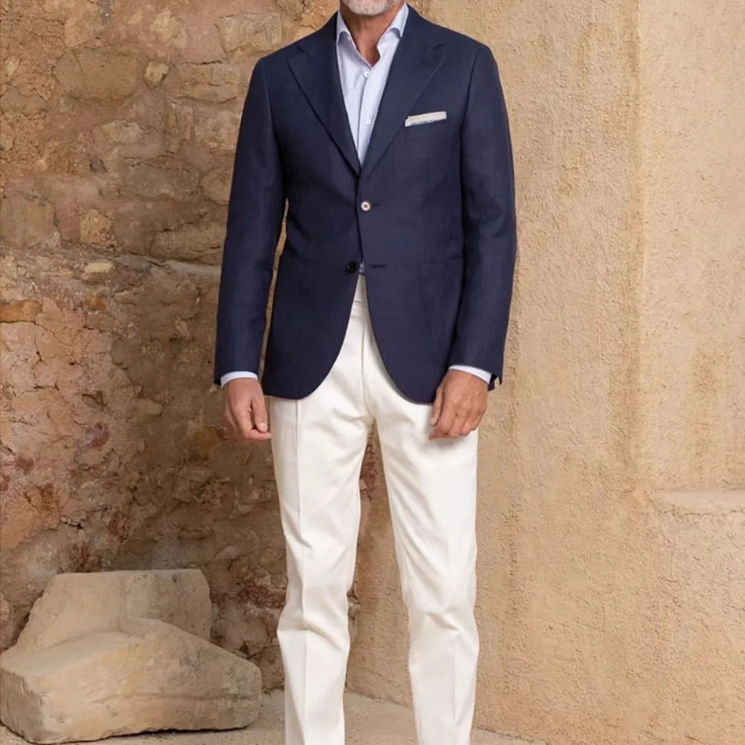 Le Costume Deux Pièces pour Hommes Viareggio – Veste à Revers Notch Simple Boutonnée avec Pantalons Blancs