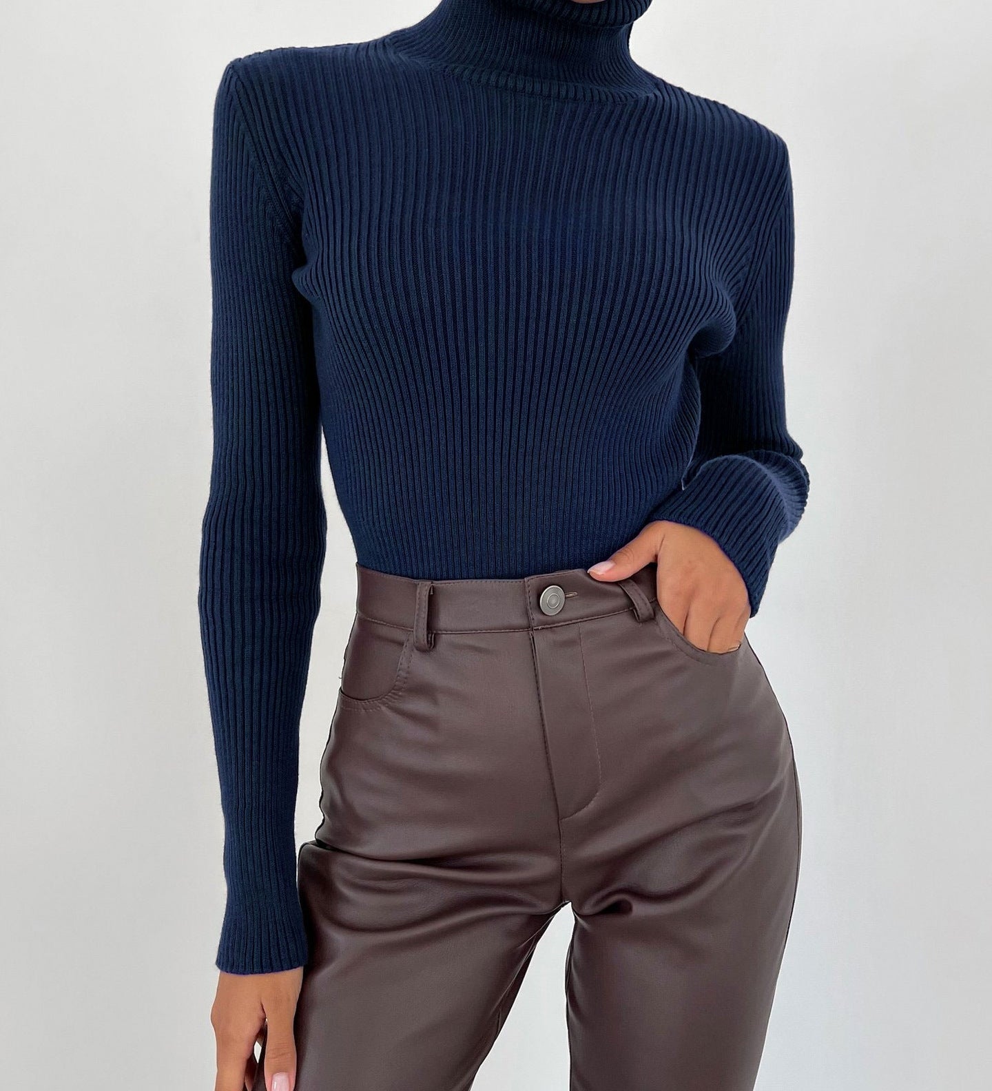 Solene | Pull col roulé classique pour femme