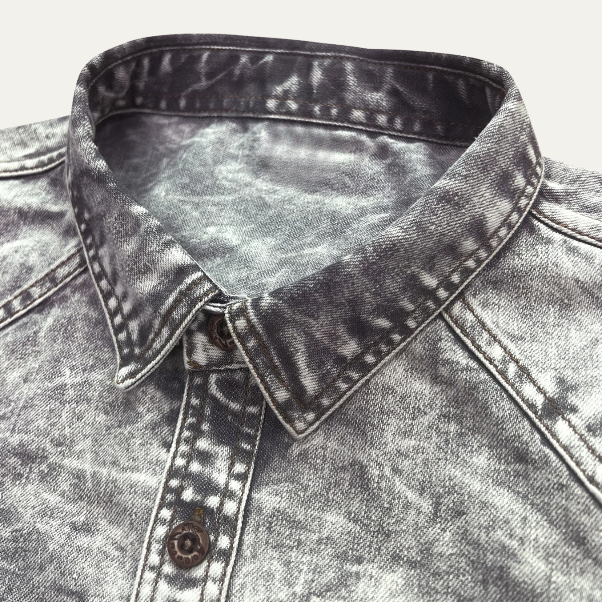 La Chemise en Denim Vintage Tie Dye Grise Clair pour Homme Fairbrook