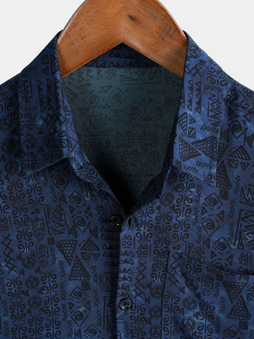 Chemise homme manches courtes imprimé tribal géométrique bleu marine en rayon