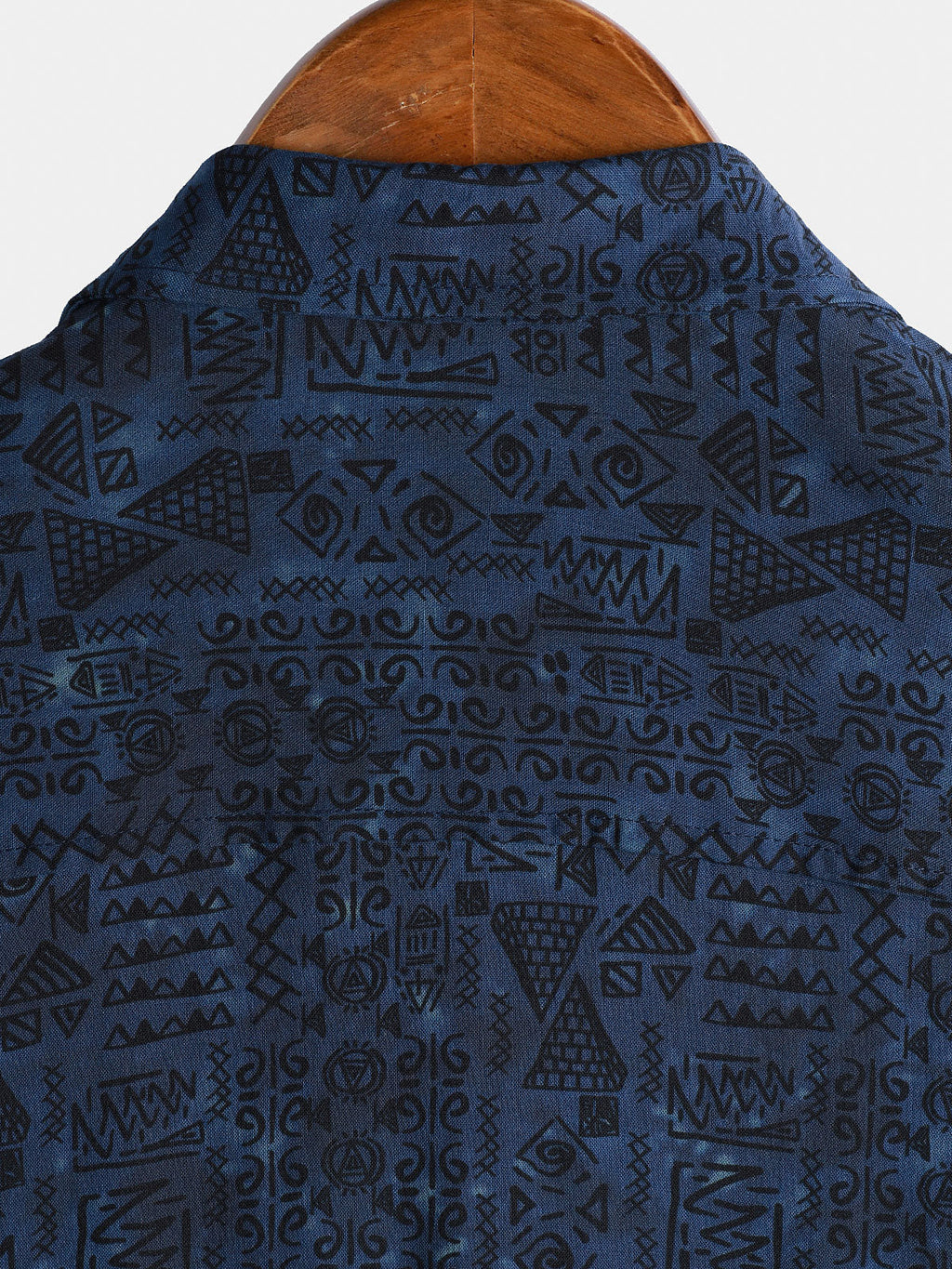Chemise homme manches courtes imprimé tribal géométrique bleu marine en rayon