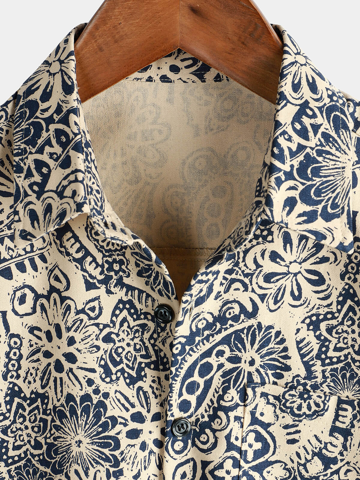 Chemise boutonnée vintage à imprimé cachemire des années 70 avec poche à fleurs rétro pour hommes