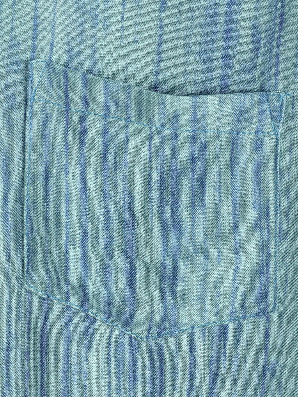 Chemise rayée bleue respirante à manches courtes et poches pour homme