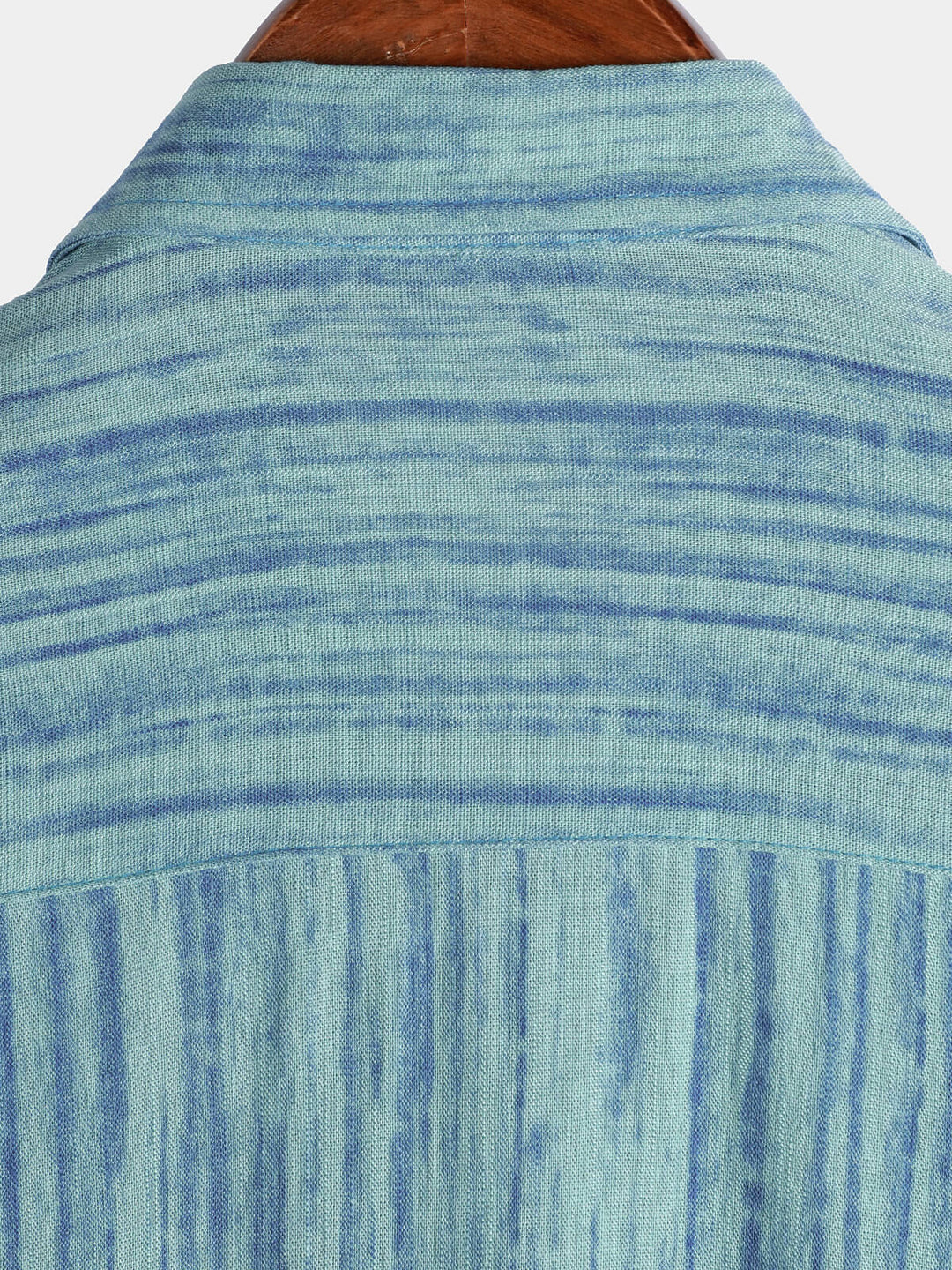 Chemise rayée bleue respirante à manches courtes et poches pour homme