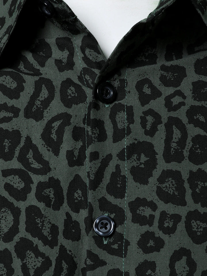 Chemise à manches longues en coton à imprimé léopard vert pour homme