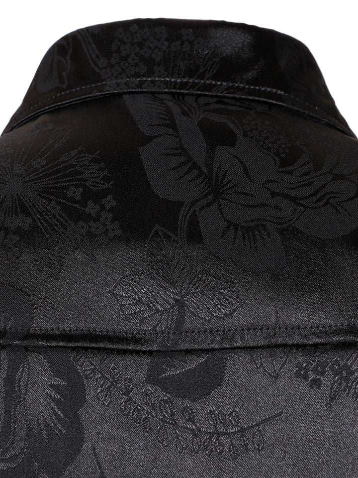 Chemise à manches longues en satin brillant noir à motif jacquard floral pour homme