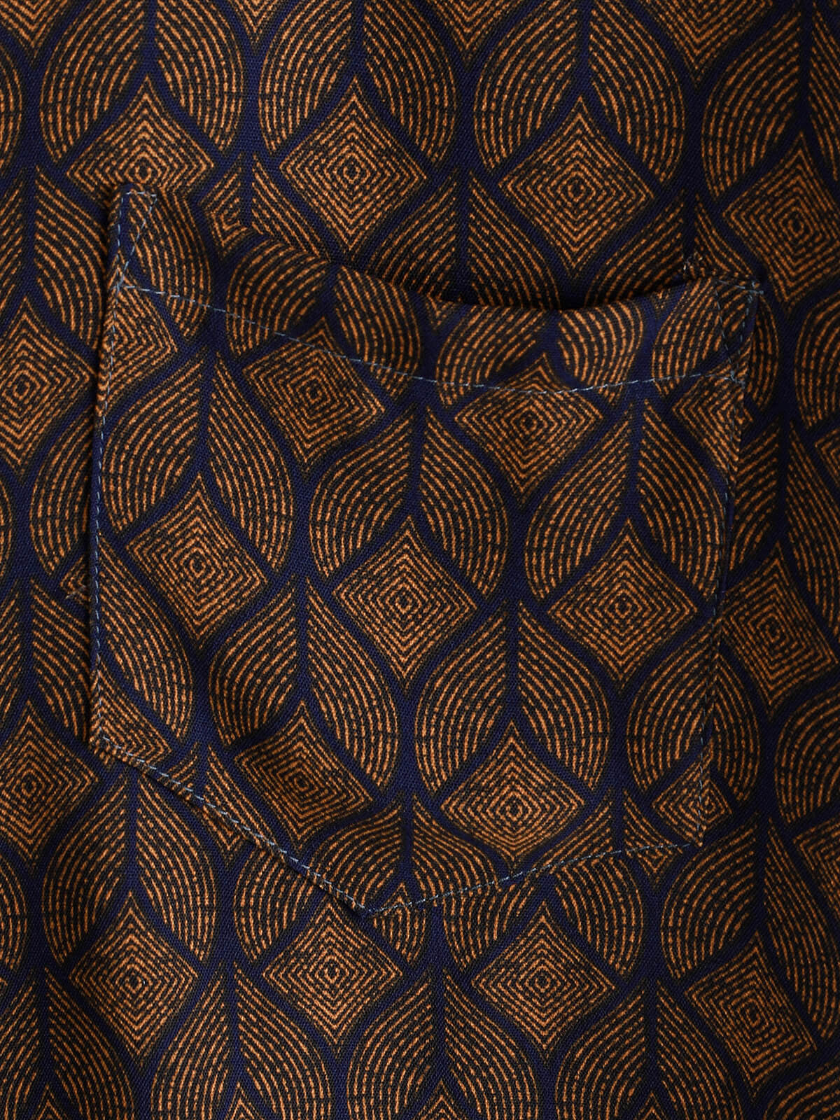 Chemise à manches courtes et poches à imprimé géométrique rétro marron pour homme