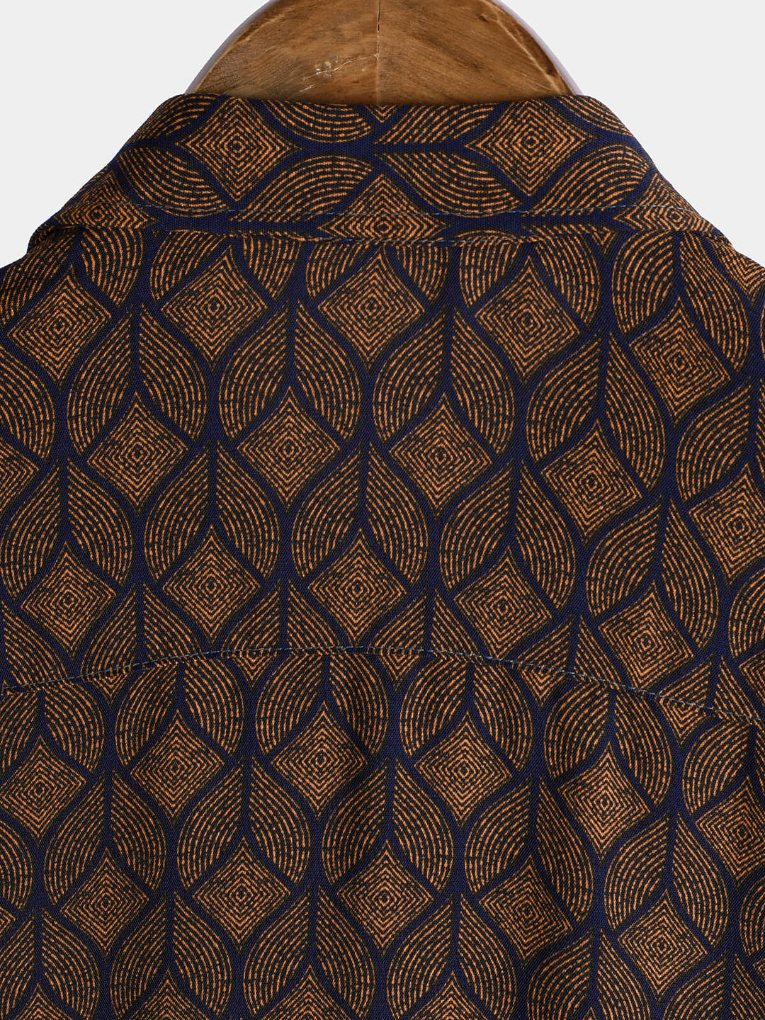 Chemise à manches courtes et poches à imprimé géométrique rétro marron pour homme