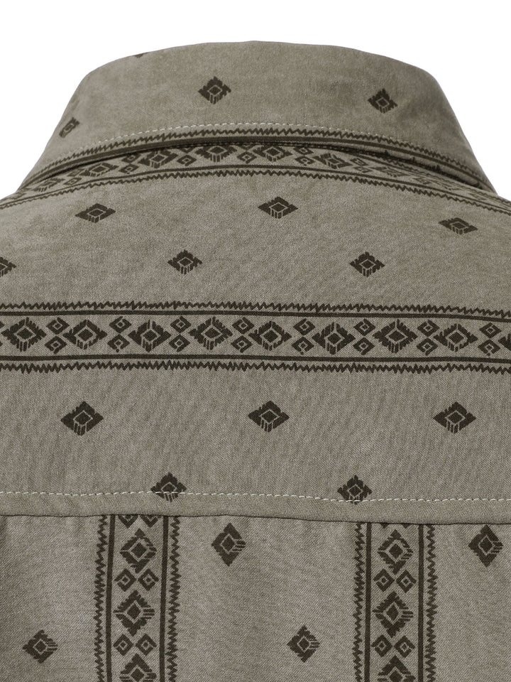 Chemise boutonnée à manches longues et imprimé rayé rétro pour homme