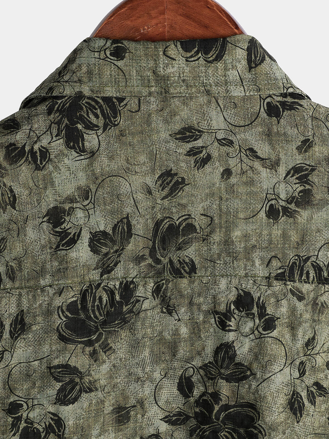 Chemise de villégiature à manches courtes et poches à imprimé floral pour homme