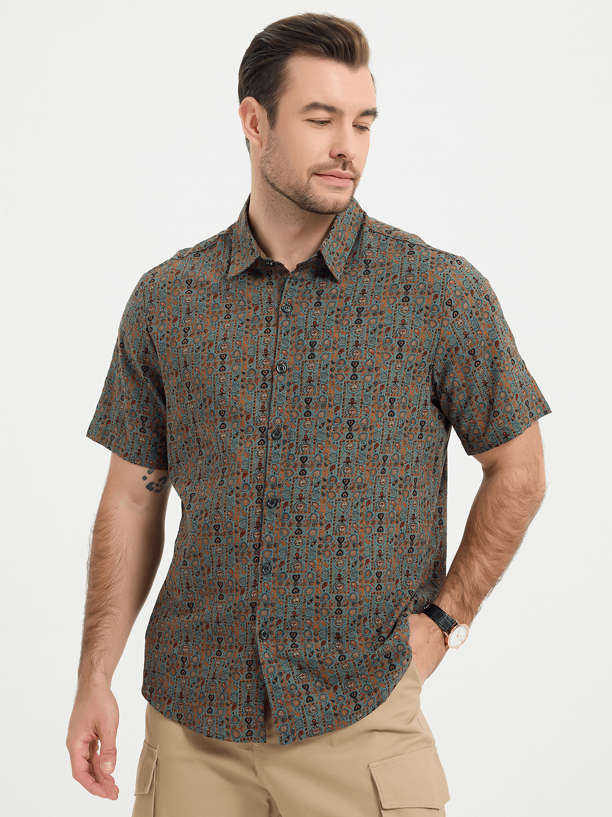 Chemise à manches courtes rétro tribale bohème marron à imprimé cachemire vintage pour homme des années 70