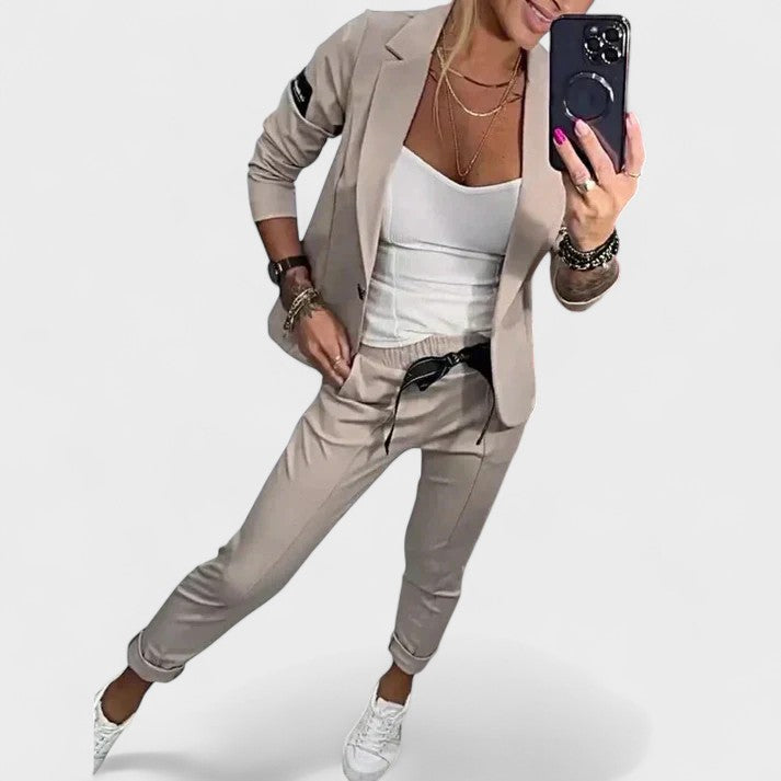 Adriana - Ensemble Chic et Élégant