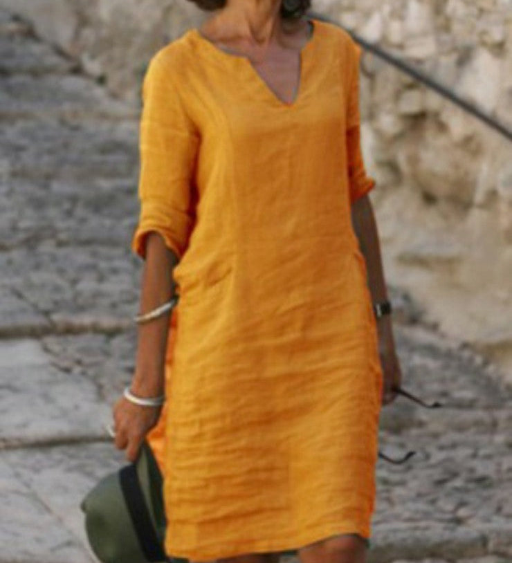 Aarna | Robe en lin décontractée à col en V avec coupe relaxe pour femmes