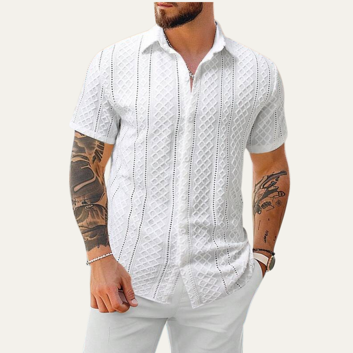 La chemise à boutons texturée d&