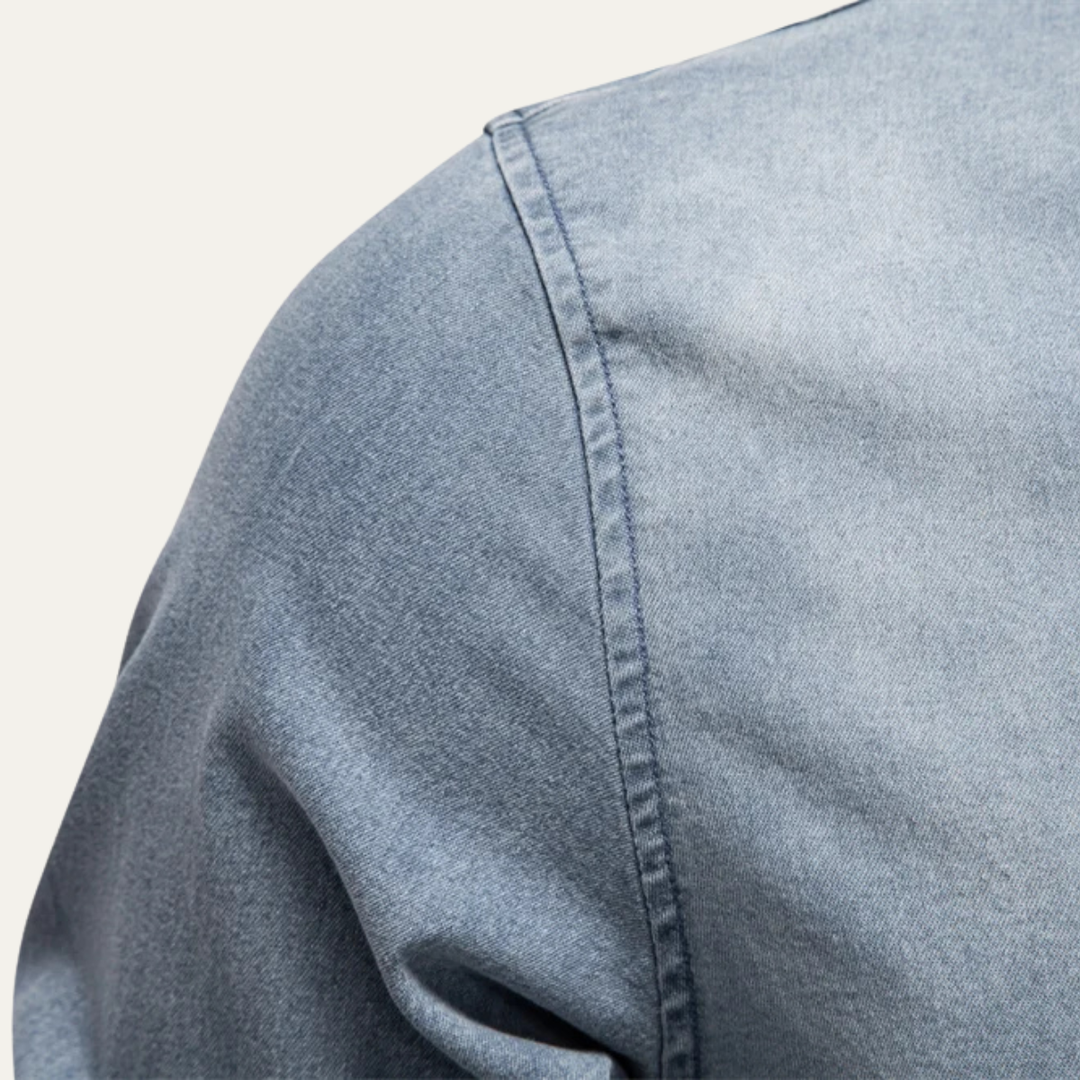 La chemise en denim pour homme Meadowford, coupe slim style cowboy