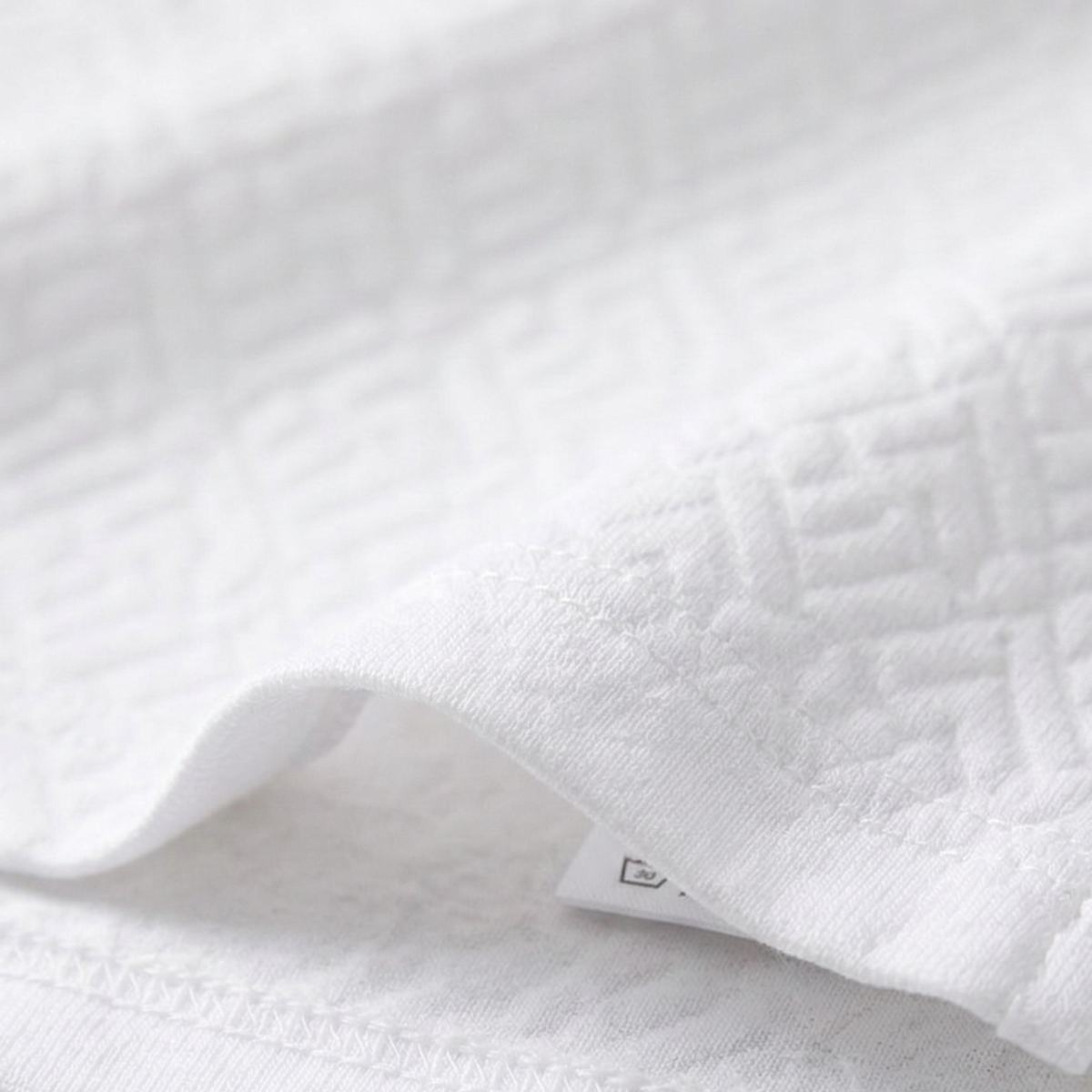 Le polo élégant texturé blanc pour homme de Willowcrest Hill
