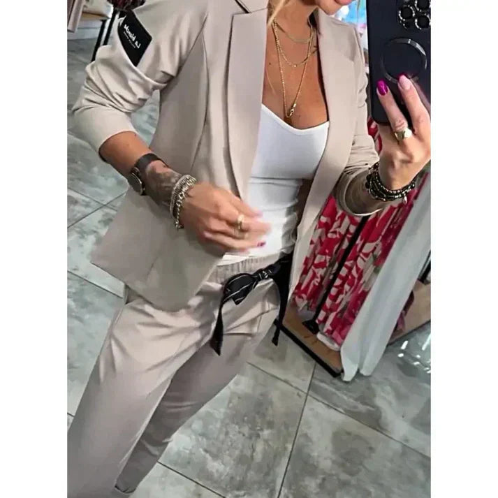 Adriana - Ensemble Chic et Élégant