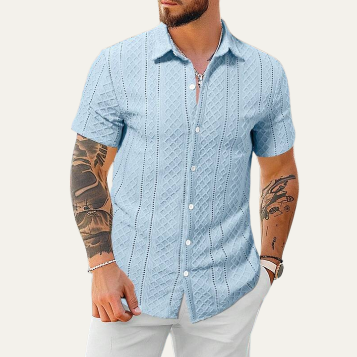 La chemise à boutons texturée d&