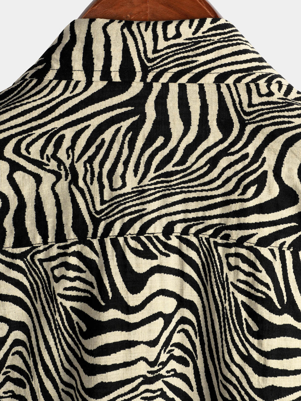 Chemise d'Homme Vintage d'Été avec Imprimé de Tigre, Fraîche pour des Vacances à la Plage, à Manches Courtes et Boutons