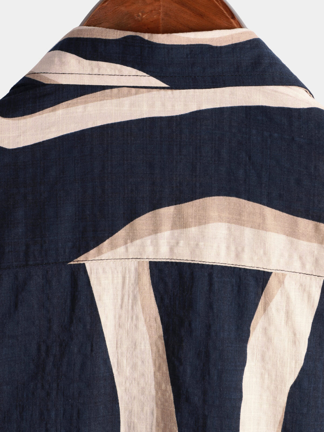 Chemise à manches courtes boutonnée bleu marine à rayures décontractées pour hommes