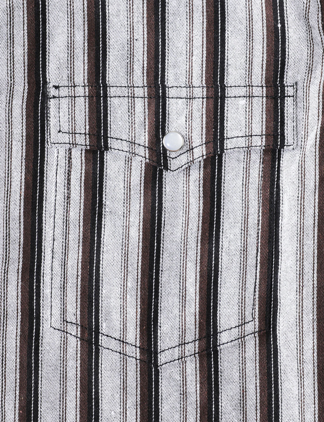 Chemise en jean décontractée à rayures blanches style western avec boutons-pression nacrés pour homme