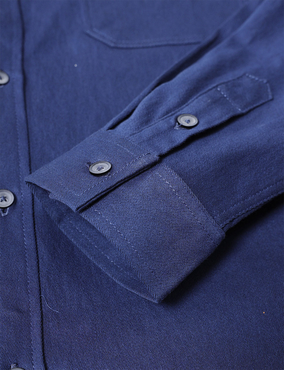 Chemise boutonnée à manches longues en jean pour homme