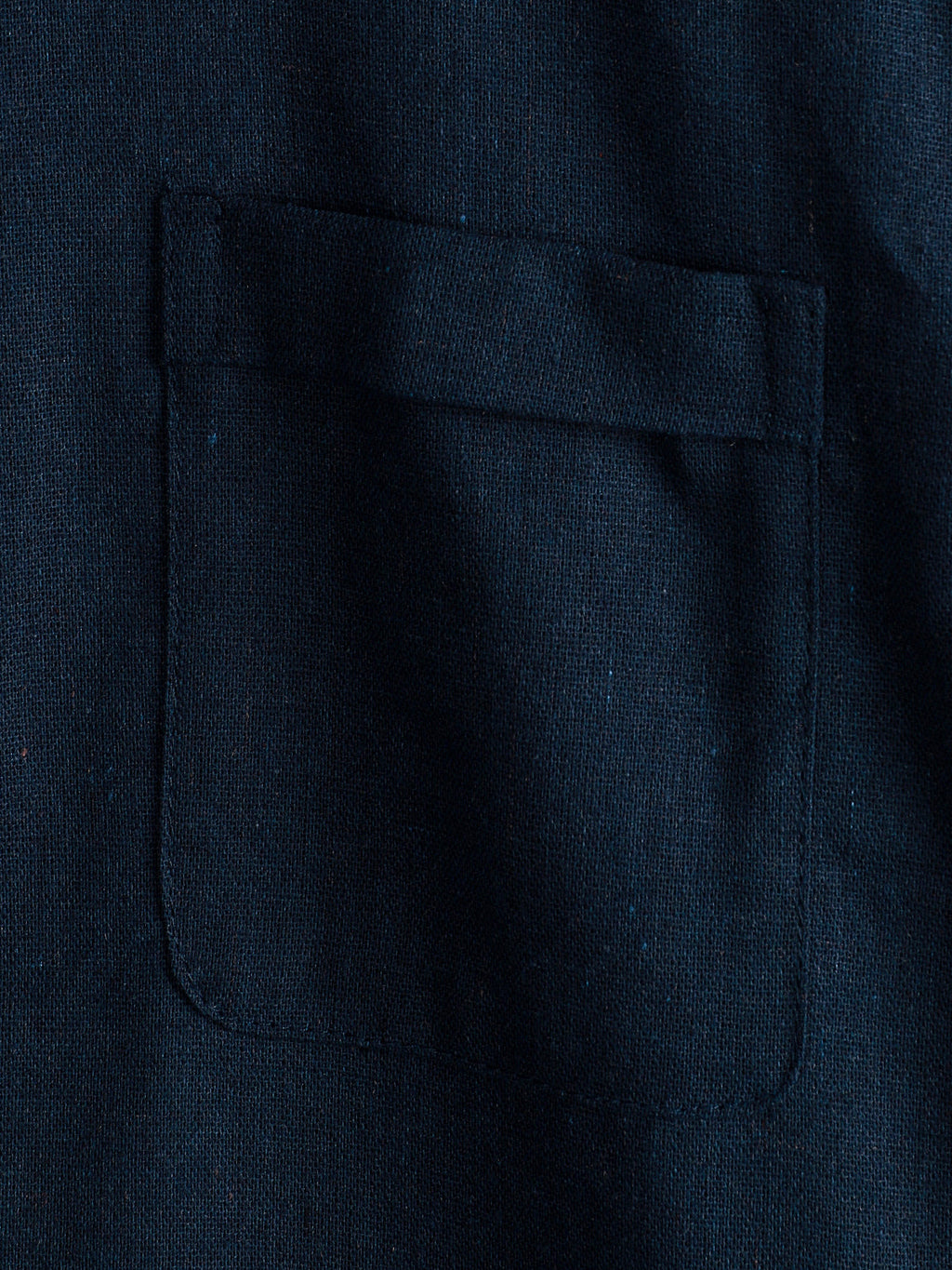 Chemise pour Homme en Couleur Unie avec Col Haut et Bouton Moyen, avec Poche Frontale