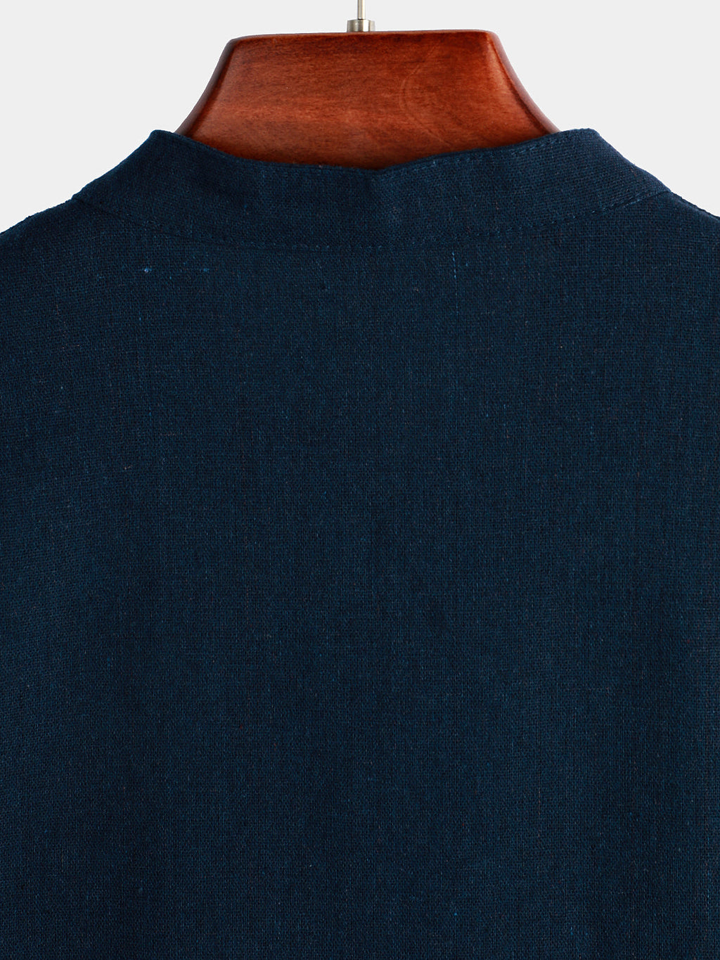 Chemise pour Homme en Couleur Unie avec Col Haut et Bouton Moyen, avec Poche Frontale
