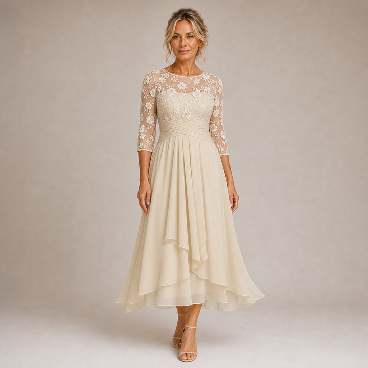Mariana - Robe en Dentelle à Manches Courtes et Élégance Moderne