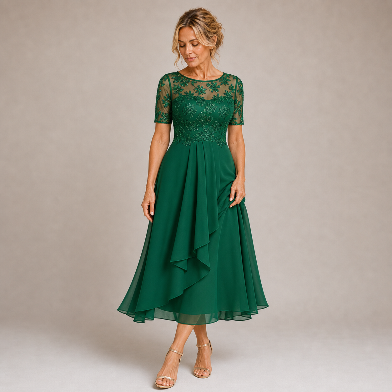 Mariana - Robe en Dentelle à Manches Courtes et Élégance Moderne