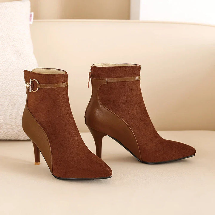Bottes en daim à bout pointu