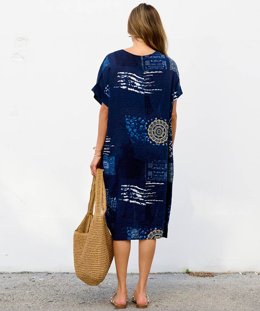 Robe Courte à Poches – Imprimé Abstrait Indigo