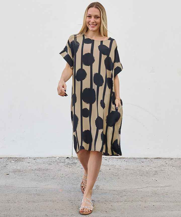 Robe Courte à Poches – Imprimé Pois Écru
