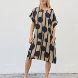 Robe Courte à Poches – Imprimé Pois Écru