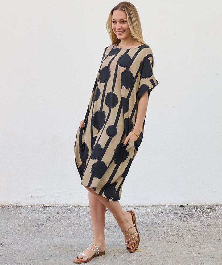 Robe Courte à Poches – Imprimé Pois Écru