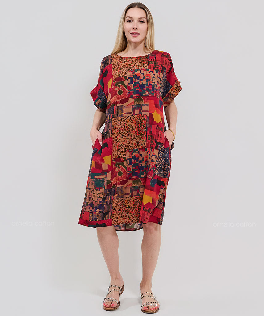 Robe Courte à Poches – Imprimé Patchwork Rouge