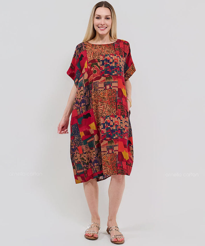 Robe Courte à Poches – Imprimé Patchwork Rouge