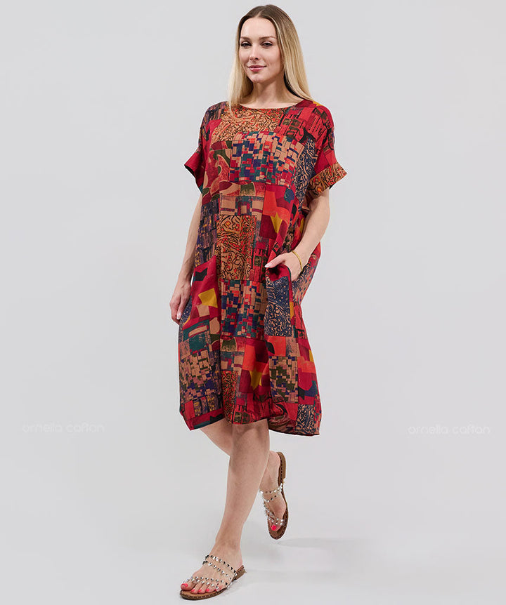 Robe Courte à Poches – Imprimé Patchwork Rouge
