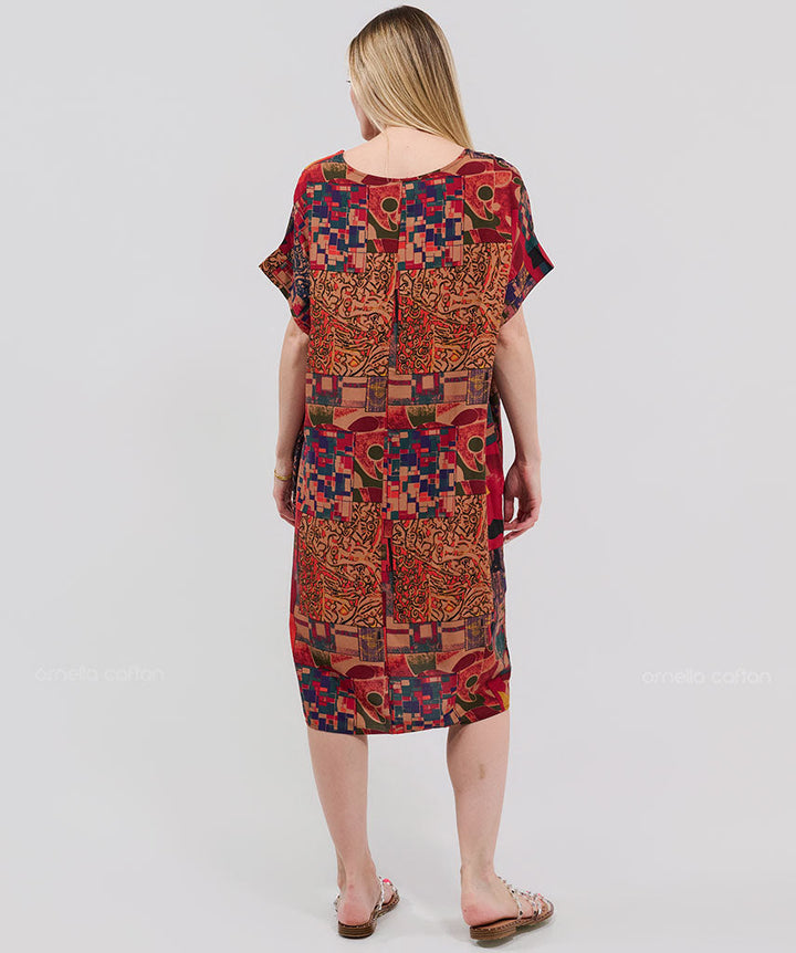 Robe Courte à Poches – Imprimé Patchwork Rouge