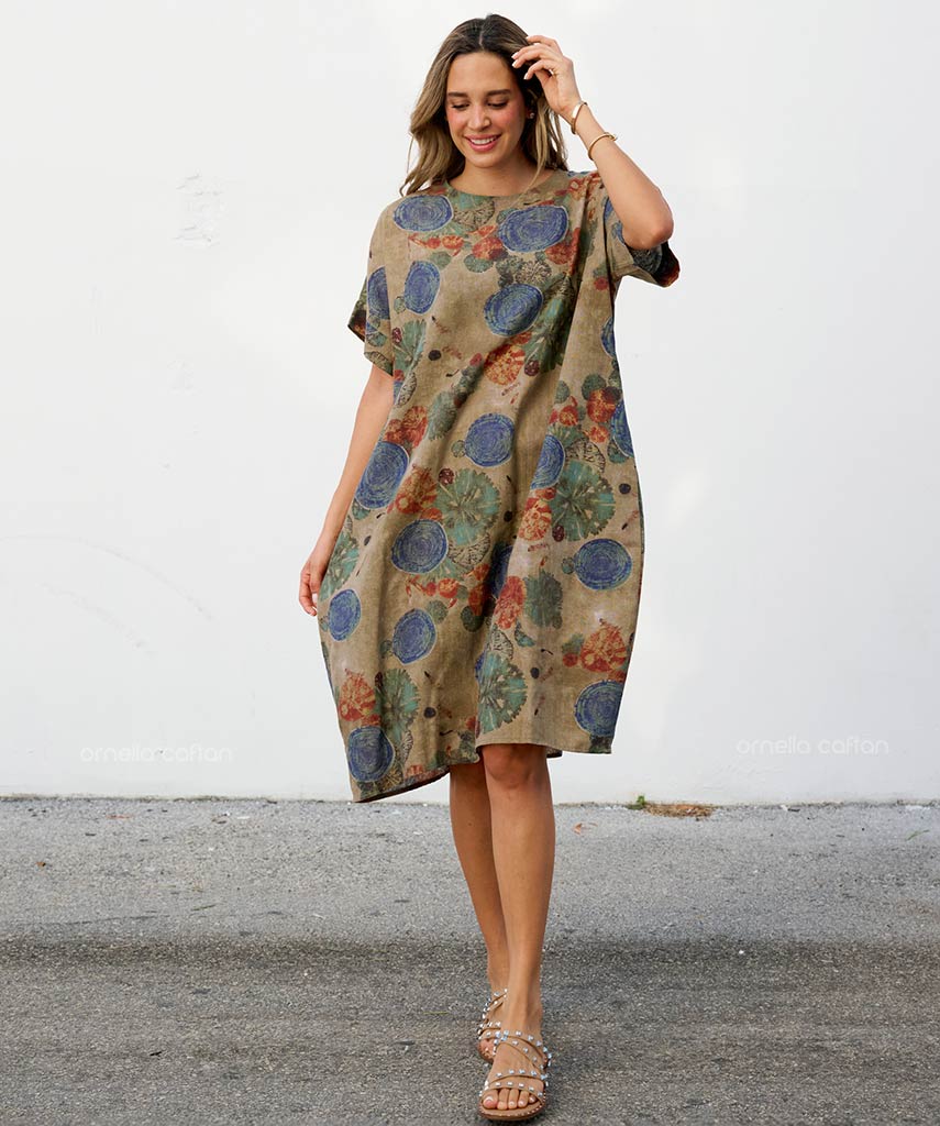 Robe Courte à Poches – Imprimé Médaillons Kaki