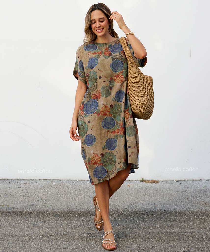 Robe Courte à Poches – Imprimé Médaillons Kaki