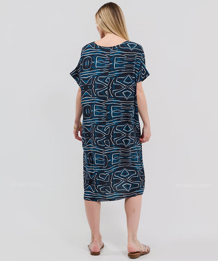 Robe Courte à Poches – Imprimé Graphique Marine