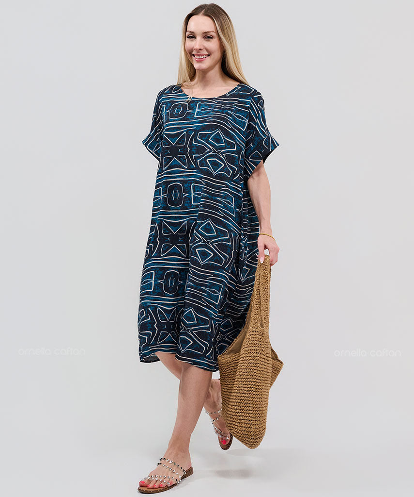 Robe Courte à Poches – Imprimé Graphique Marine