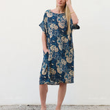 Robe Courte à Poches – Imprimé Floral Bleu Marine