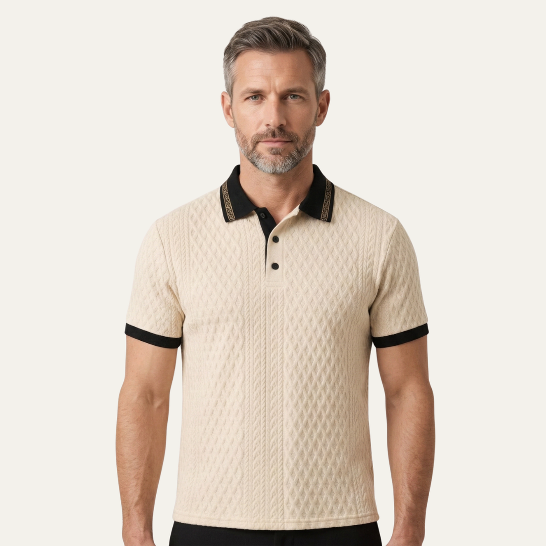 Le polo en tricot pour homme Ashridge Hill en abricot avec détails en tricot côtelé