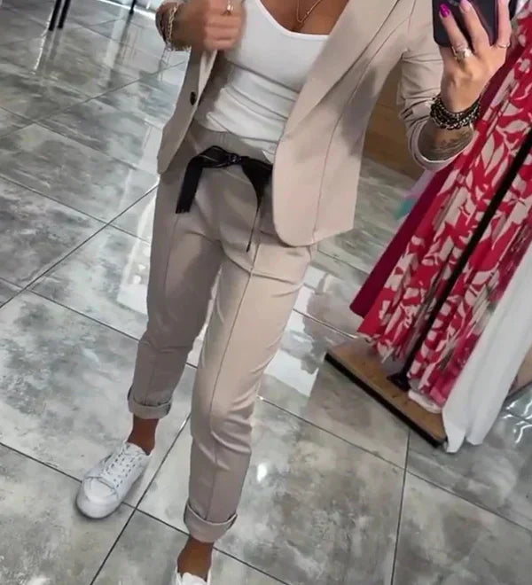 Adriana - Ensemble Chic et Élégant