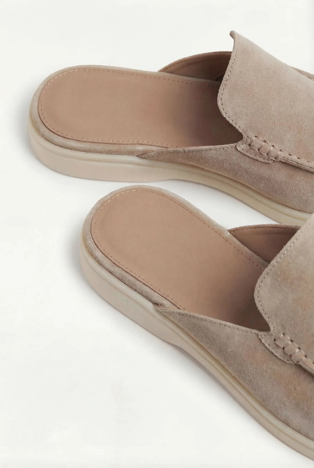 Mule Yacht en Suède Beige