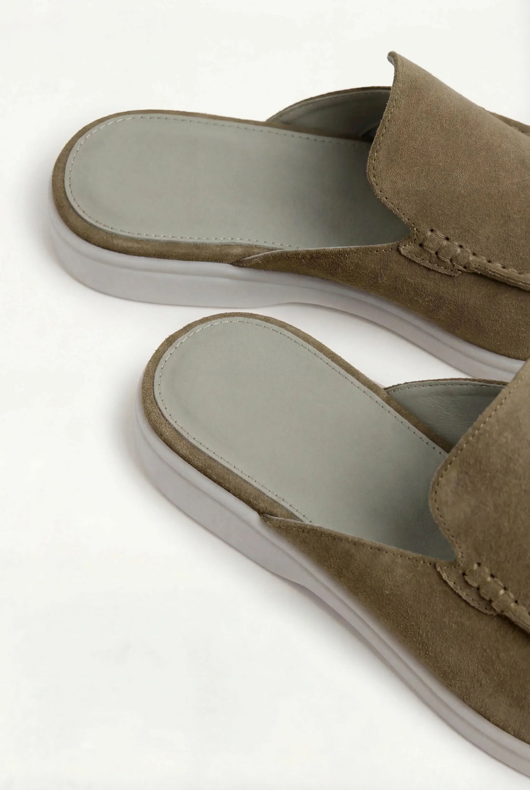 Mule Yacht en Suède Olive