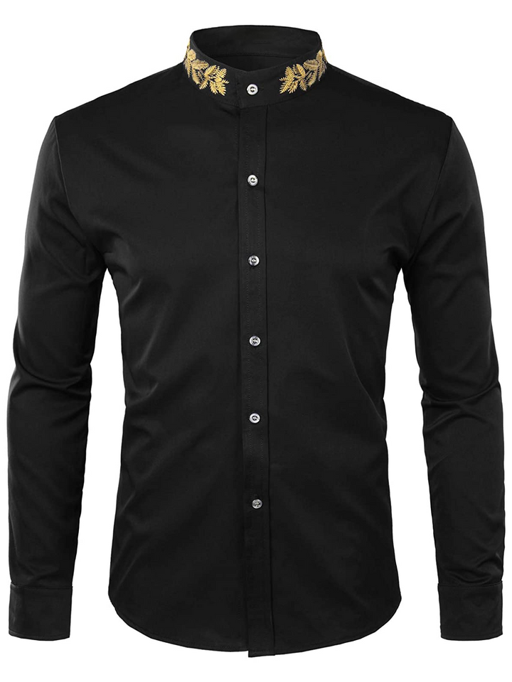 Chemise avec broderie d’épis de blé sur le col et les poignets