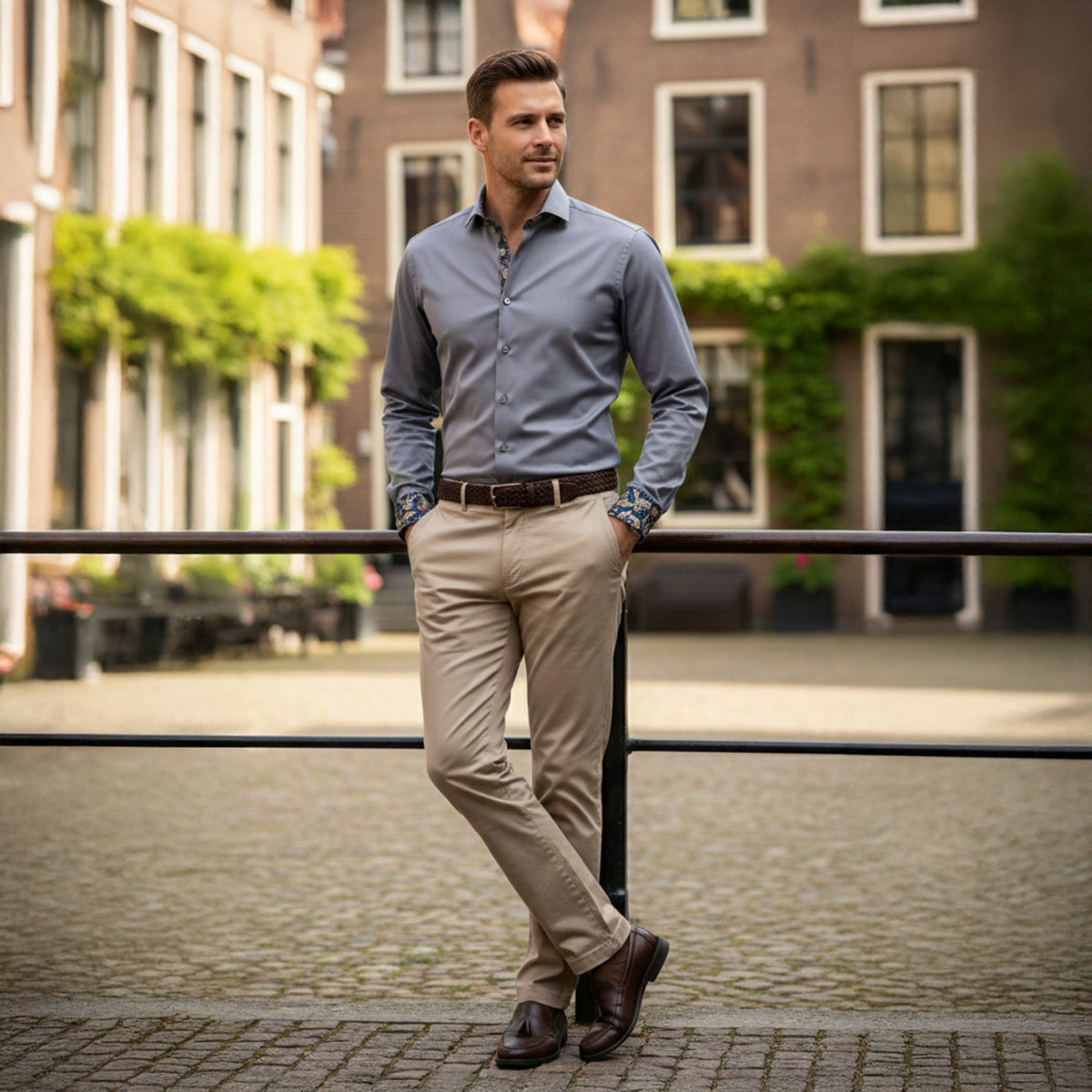 La chemise habillée en satin de coton sur mesure pour homme Mayfair - Gris